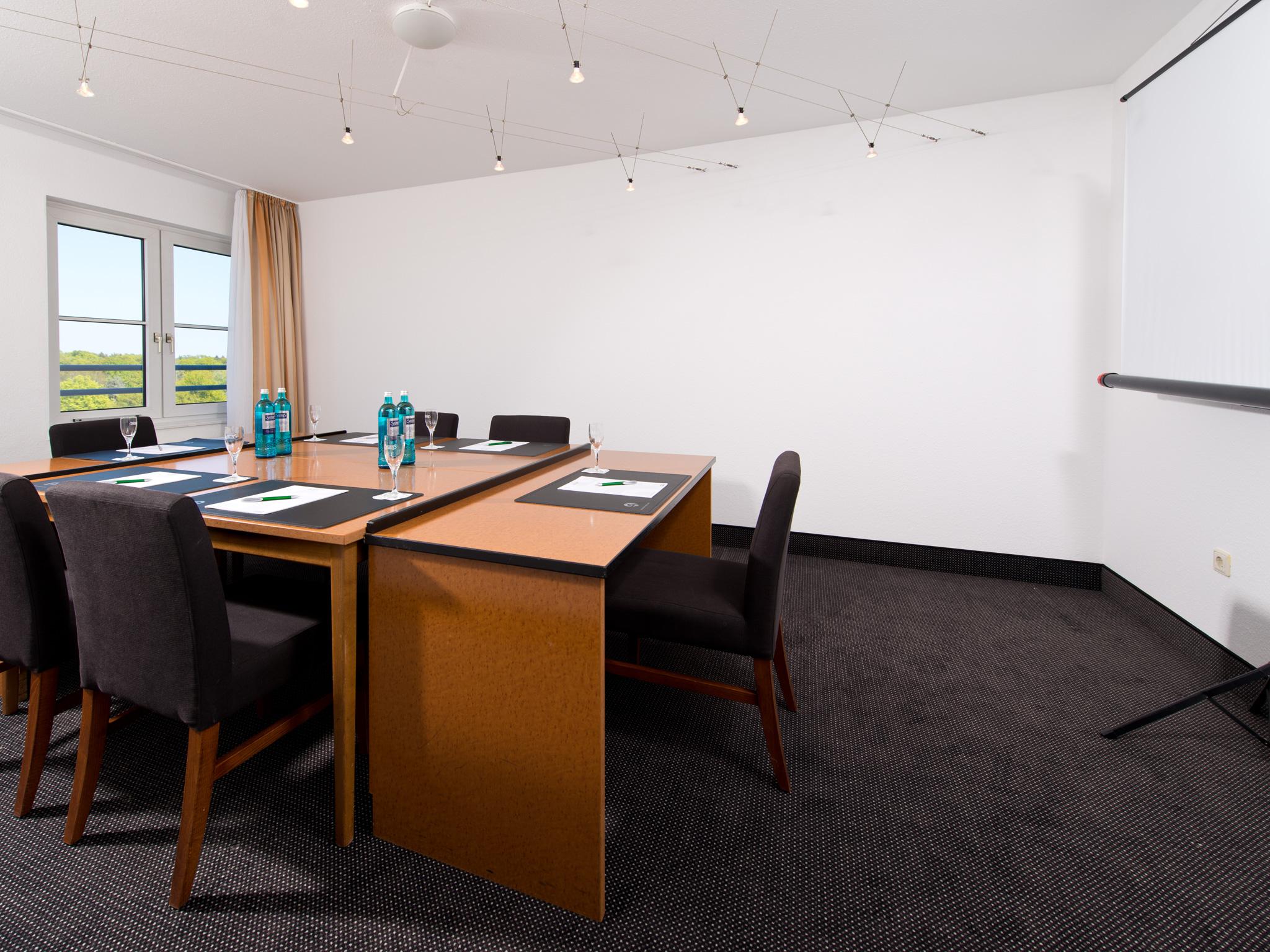 Coffee Fellows Hotel Frankfurt Airport-Langen ลังเงิน ภายนอก รูปภาพ